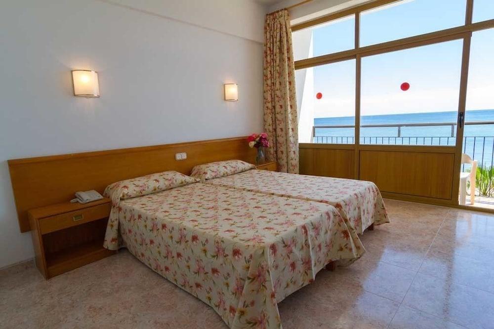 Hotel Riomar, Ibiza, A Tribute Portfolio Hotel Santa Eularia des Riu Bagian luar foto